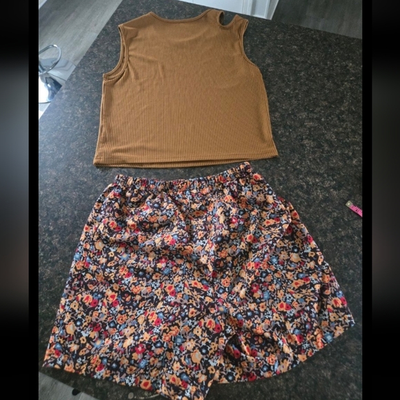 Source Unknown Other - 2 pc short and shirt set new without tags juniors 15 Yr Old